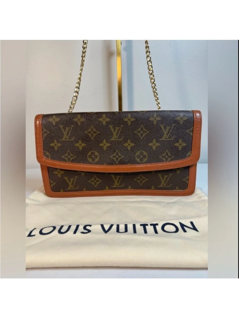 Louis Vuitton Monogram Pochette Dame clutch bag with dust bag Authentic